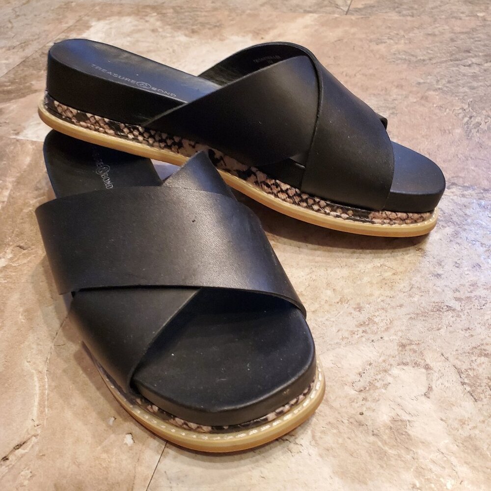 Treasure & Bond Black Leather Slide Sandals with Snake Accents Size 7